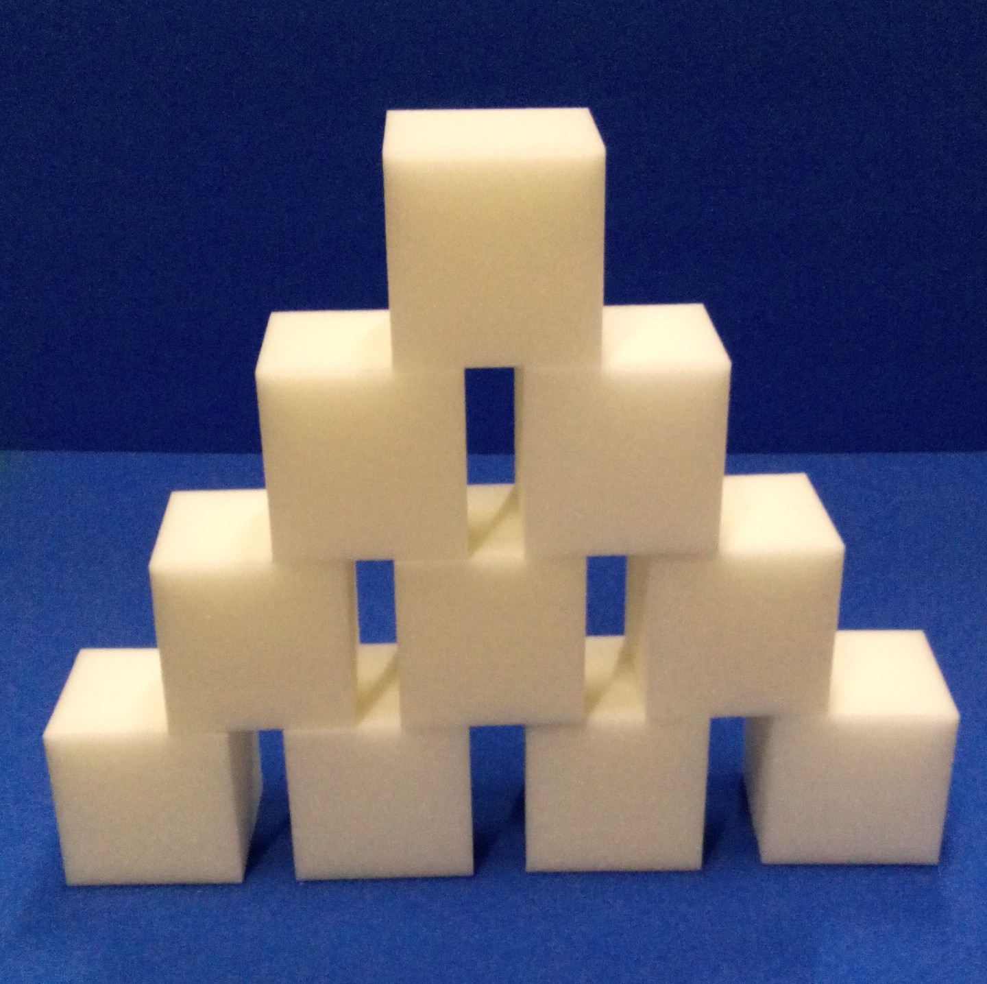 Schaumstoff-Würfel 10x10x10 cm Schaumstoff-Würfel 10x10x10 cm